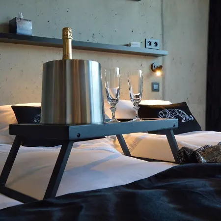 With Garden * Dalhem