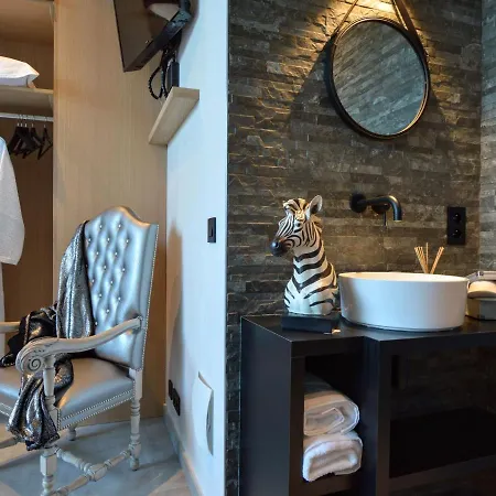 With Garden * Dalhem